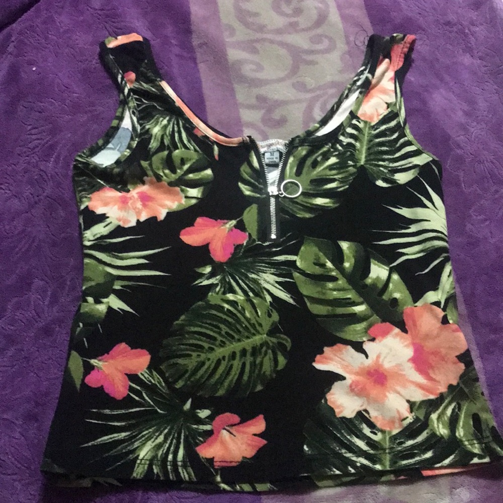 SIZE: M